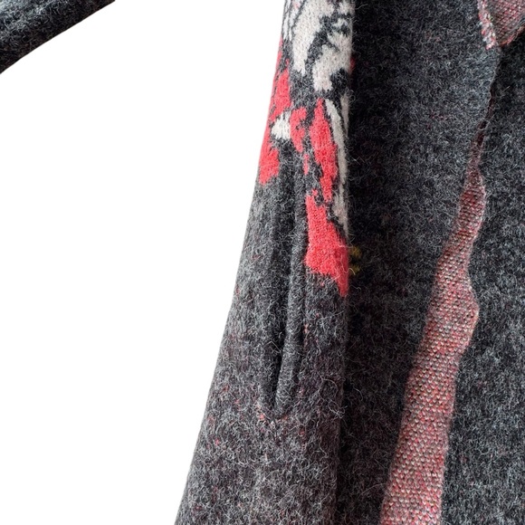 Vertigo Paris Floral Knit Longline Cardigan | SMALL - Picture 7 of 11